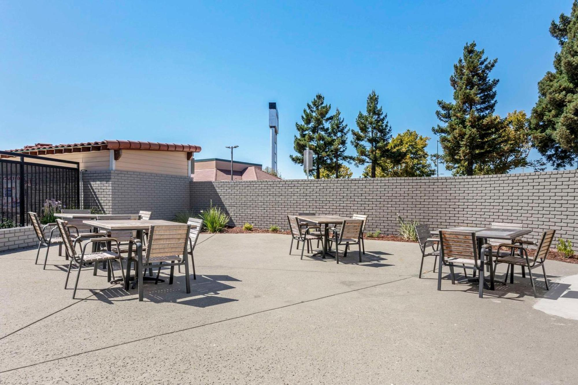 Country Inn & Suites By Radisson, Vallejo Napa Valley, Ca Exterior photo